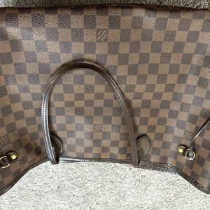 Louis Vuitton Medium Neverfull Tote